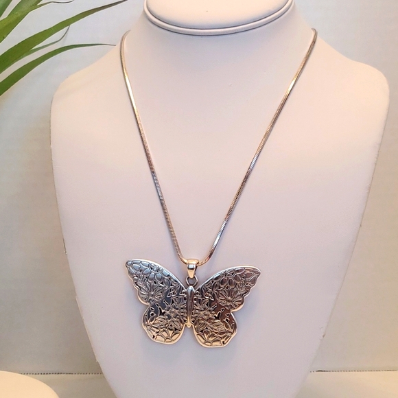 Brighton Kyoto In Bloom Sakura Butterfly Pendant Necklace/Earrings Set NWOT - Picture 5 of 9